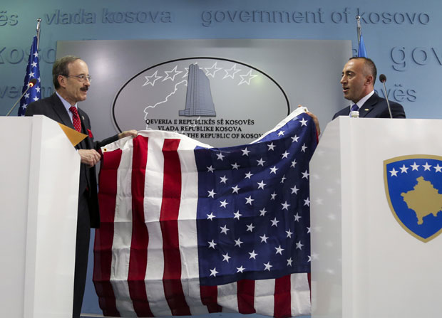 АЛБАНСКИ ЛОБИСТА ИЗ САД ДОЛАЗИ У БЕОГРАД: Стиже творац лажи о Србима